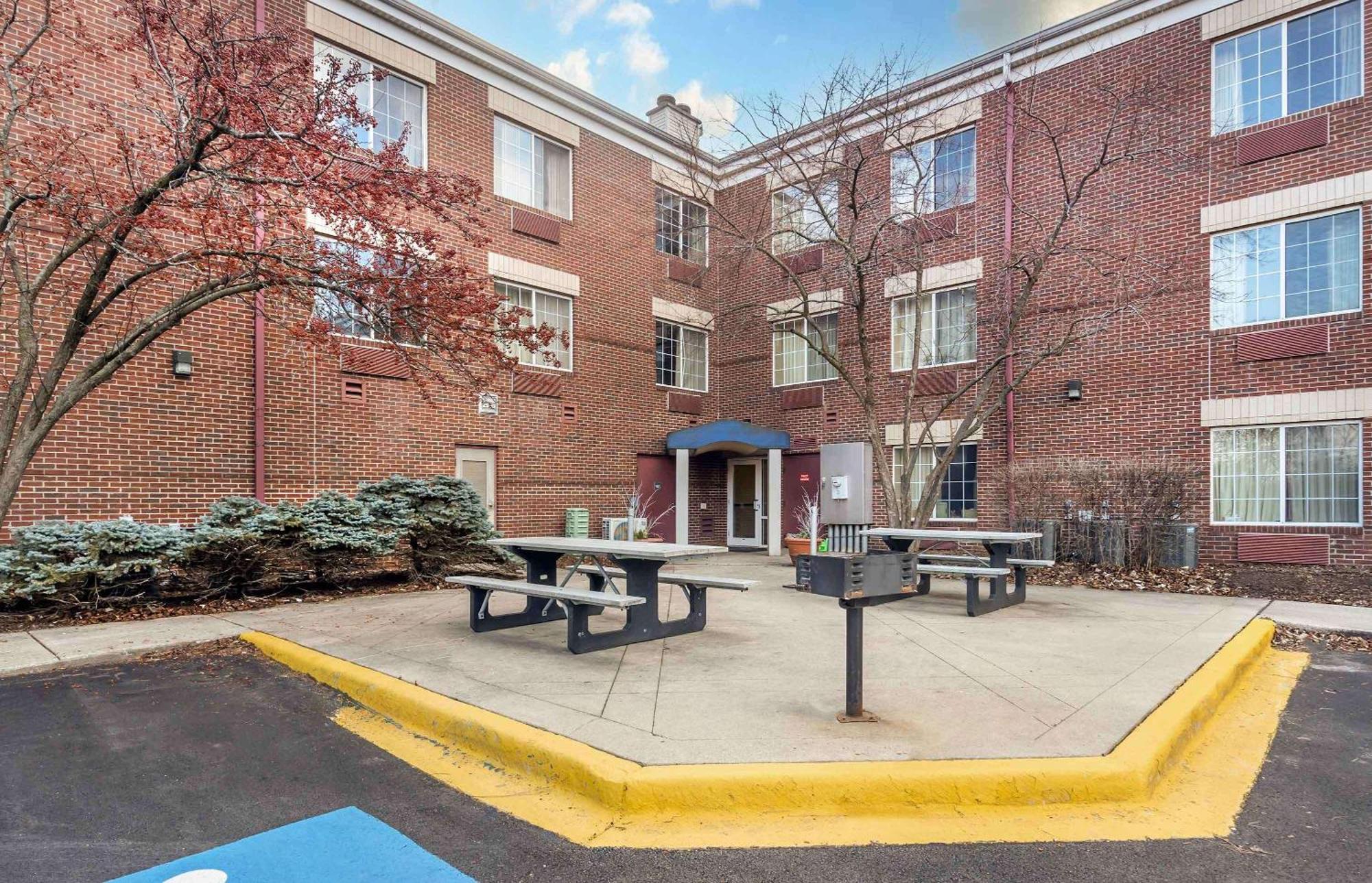 Extended Stay America Select Suites - Chicago - Westmont - Oak Brook Extérieur photo