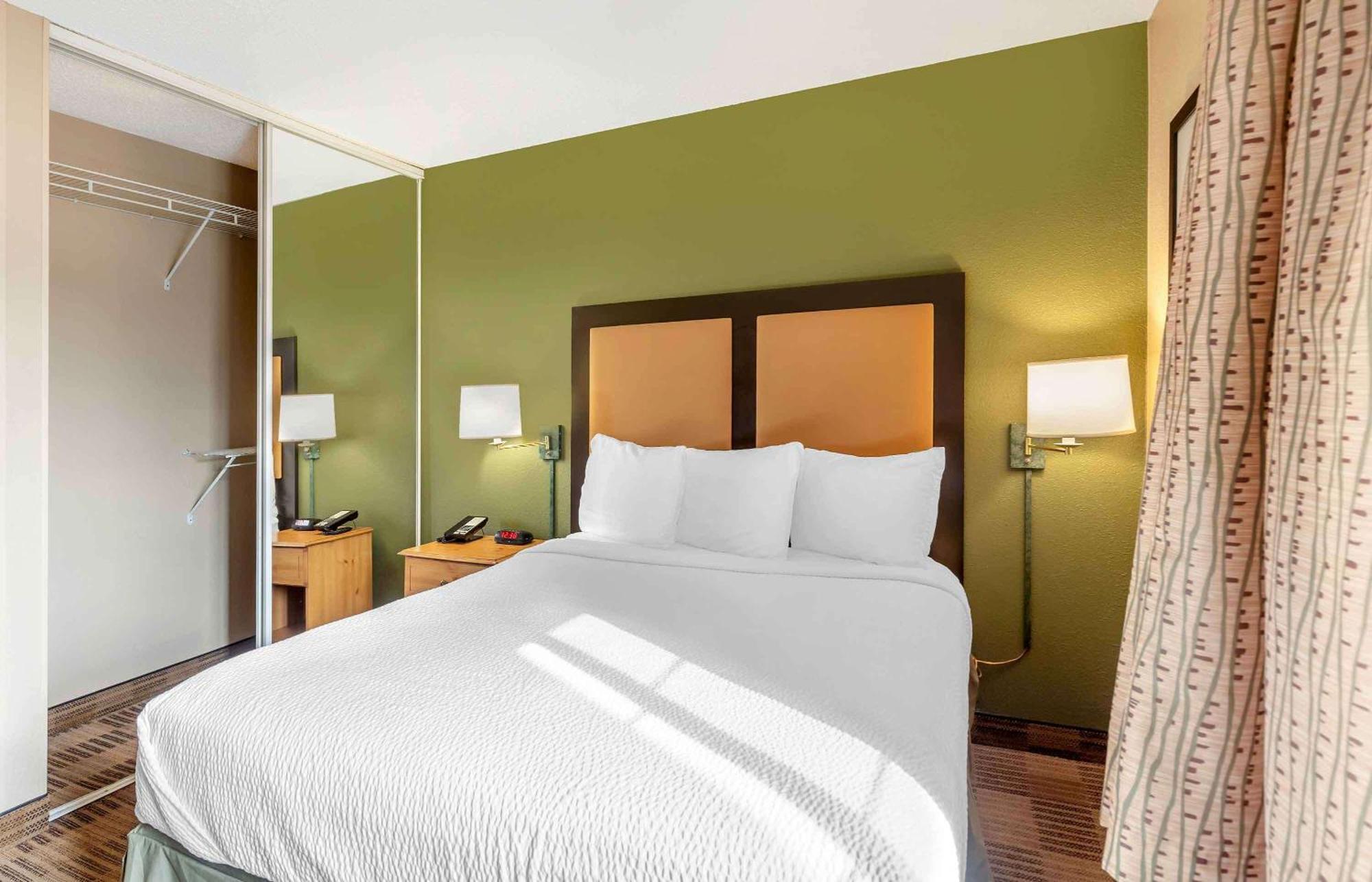 Extended Stay America Select Suites - Chicago - Westmont - Oak Brook Extérieur photo