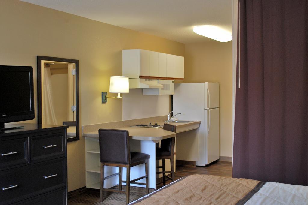 Extended Stay America Select Suites - Chicago - Westmont - Oak Brook Extérieur photo
