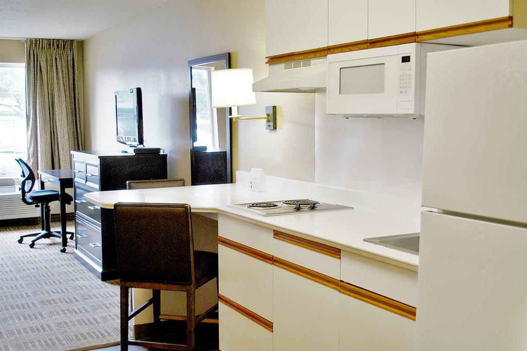 Extended Stay America Select Suites - Chicago - Westmont - Oak Brook Extérieur photo